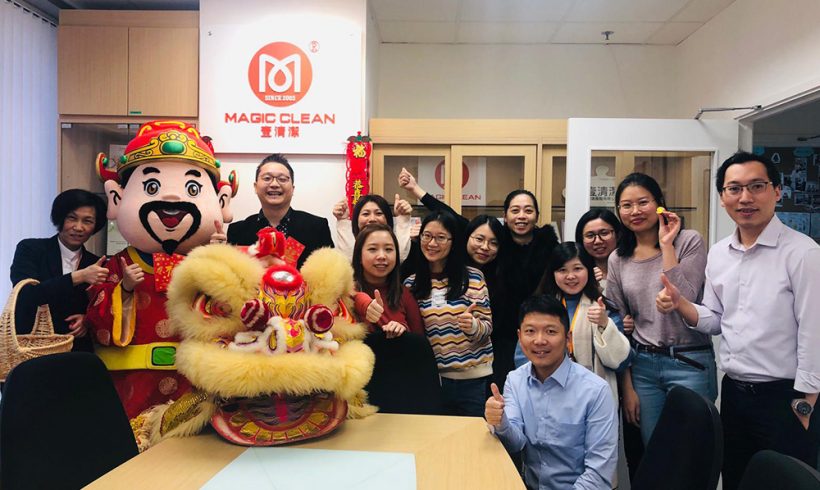 Chinese New Year lion dance and the god of wealth visit 2019